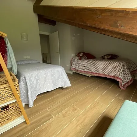 בית נופש Agradable Entre Playas Y Montanas קרוויה