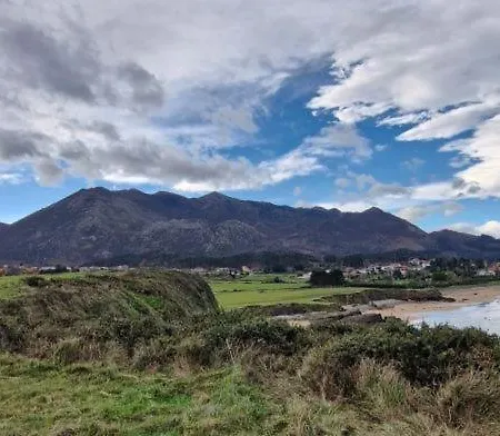 בית נופש Agradable Entre Playas Y Montanas *